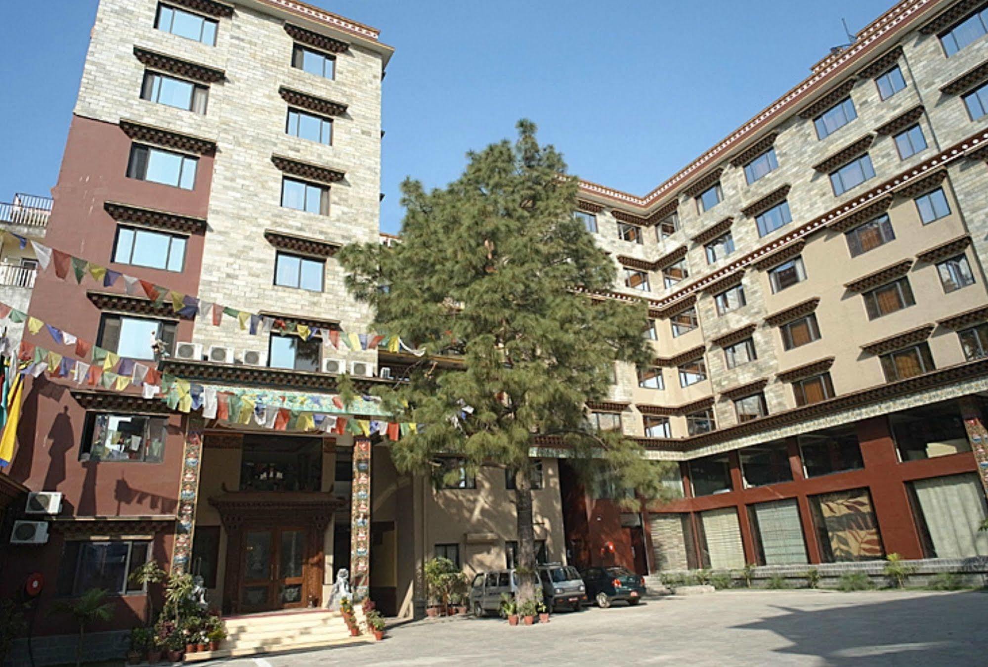 Hotel Tibet International Katmandú Exterior foto